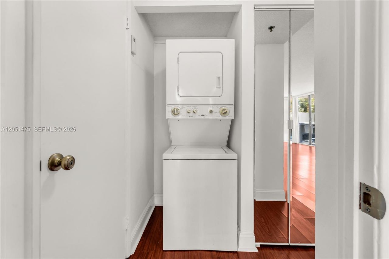20515 E Country Club Dr , Unit 248, Aventura, FL 33180 Photo