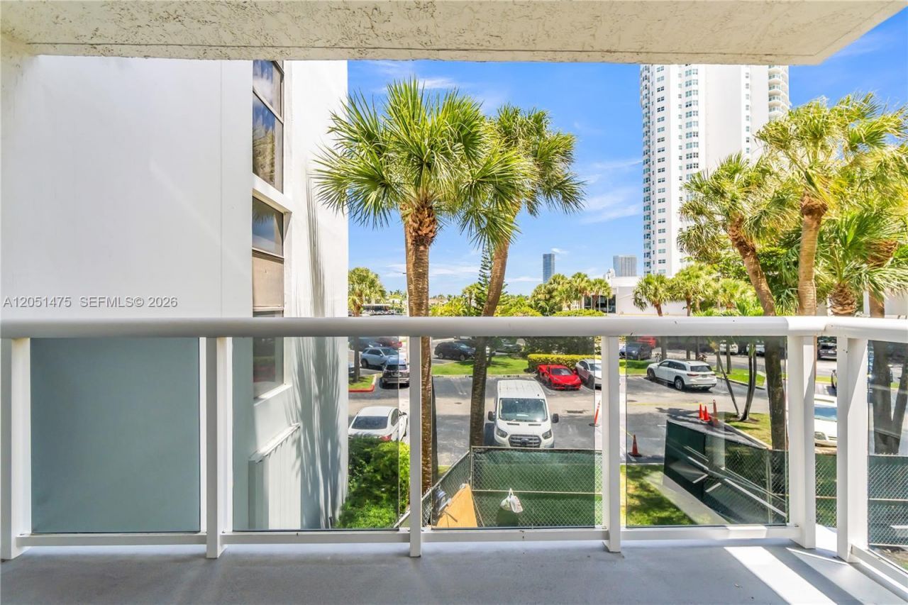 20515 E Country Club Dr , Unit 248, Aventura, FL 33180 Photo
