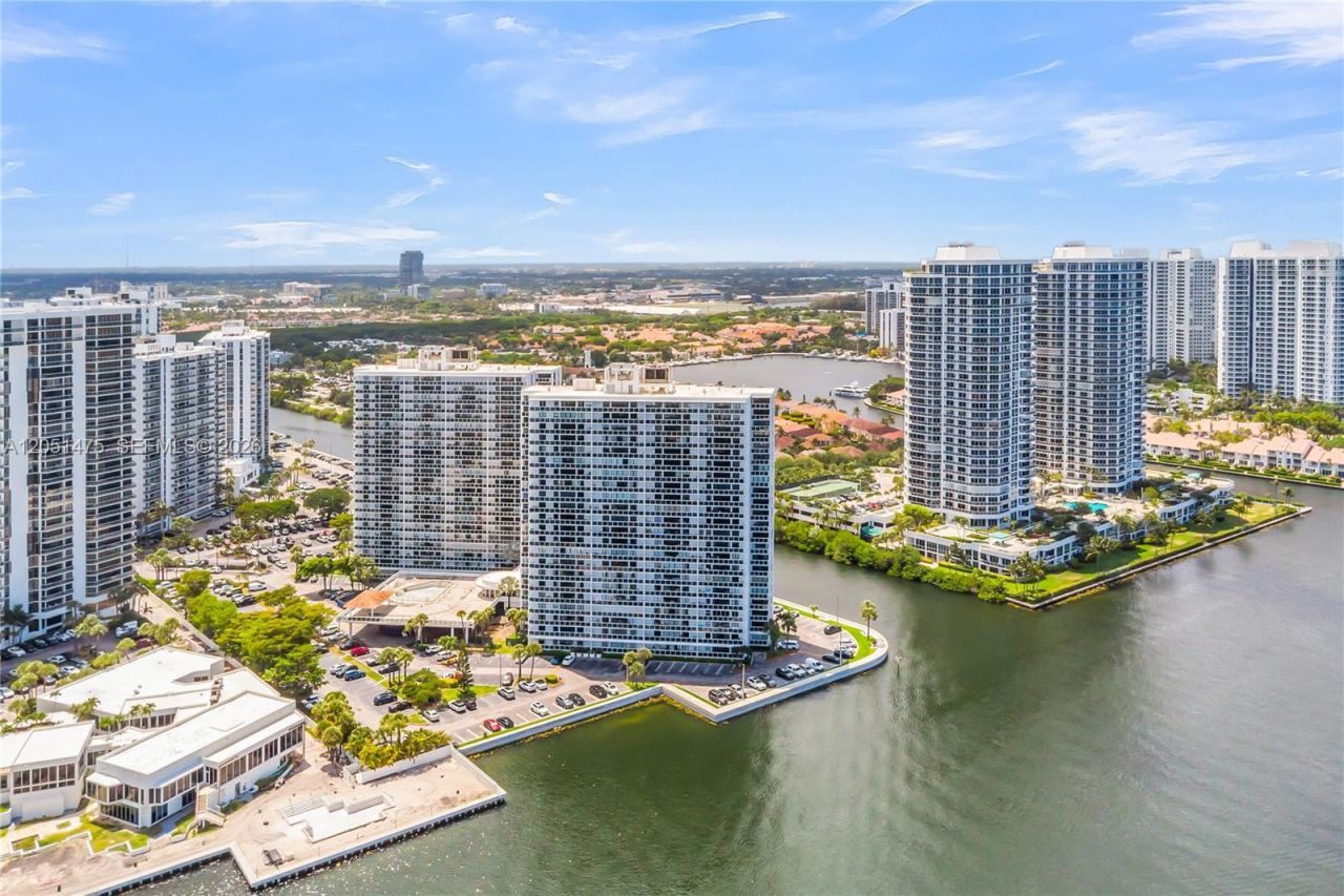 20515 E Country Club Dr , Unit 248, Aventura, FL 33180 Photo