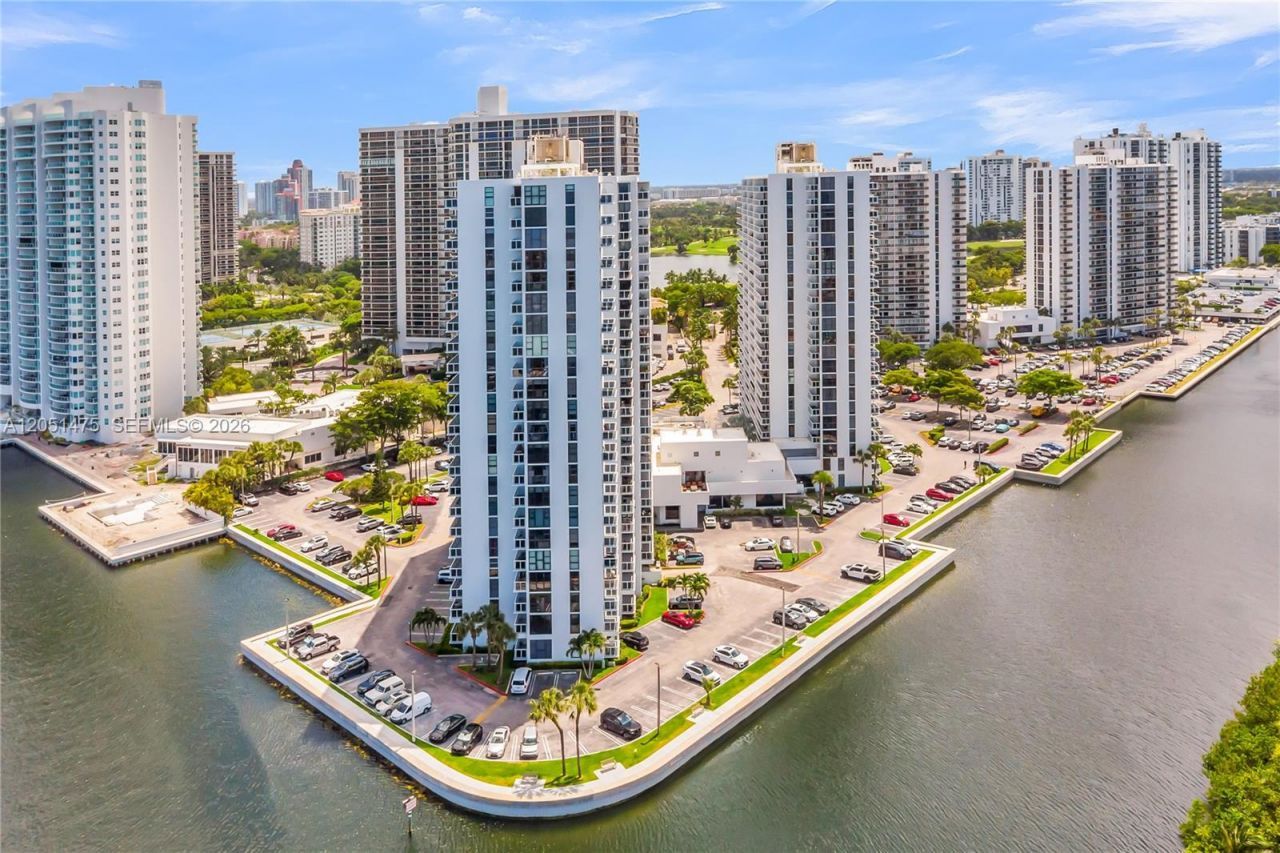 20515 E Country Club Dr , Unit 248, Aventura, FL 33180 Photo