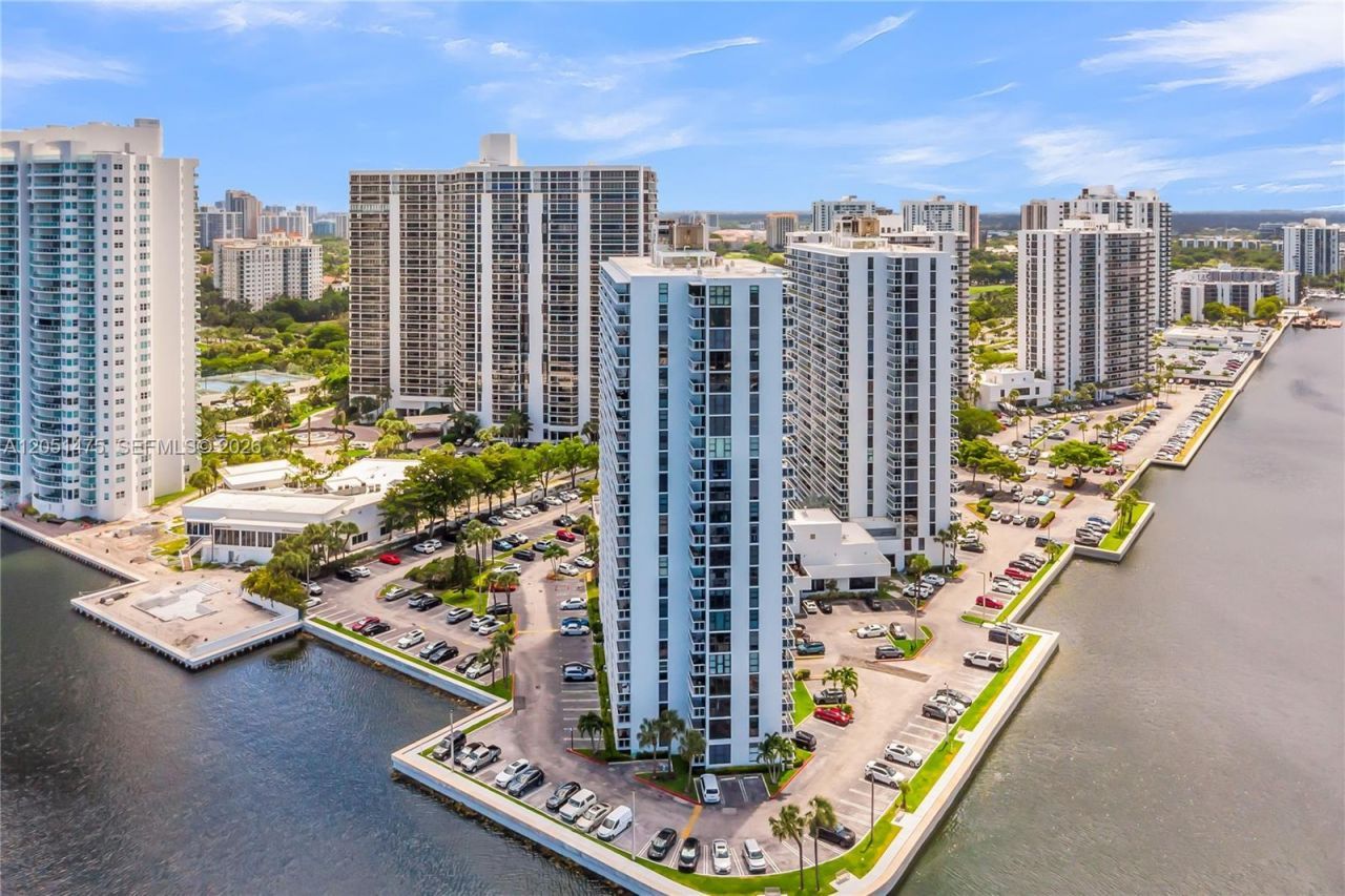 20515 E Country Club Dr , Unit 248, Aventura, FL 33180 Photo