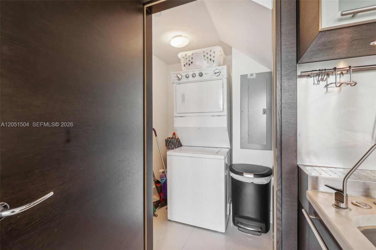 6000 Collins Ave , Unit 306, Miami Beach, FL 33140 Photo