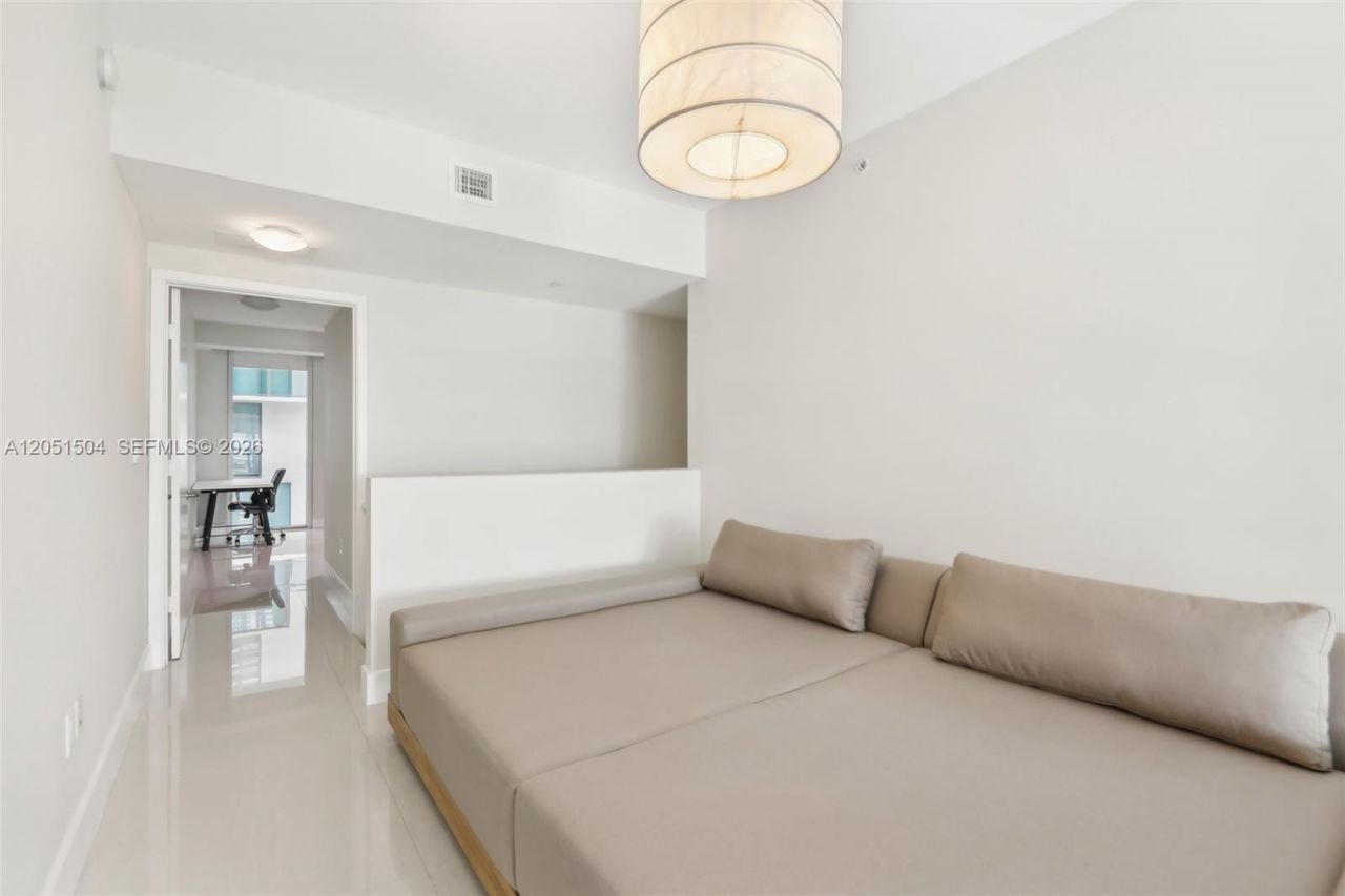 6000 Collins Ave , Unit 306, Miami Beach, FL 33140 Photo