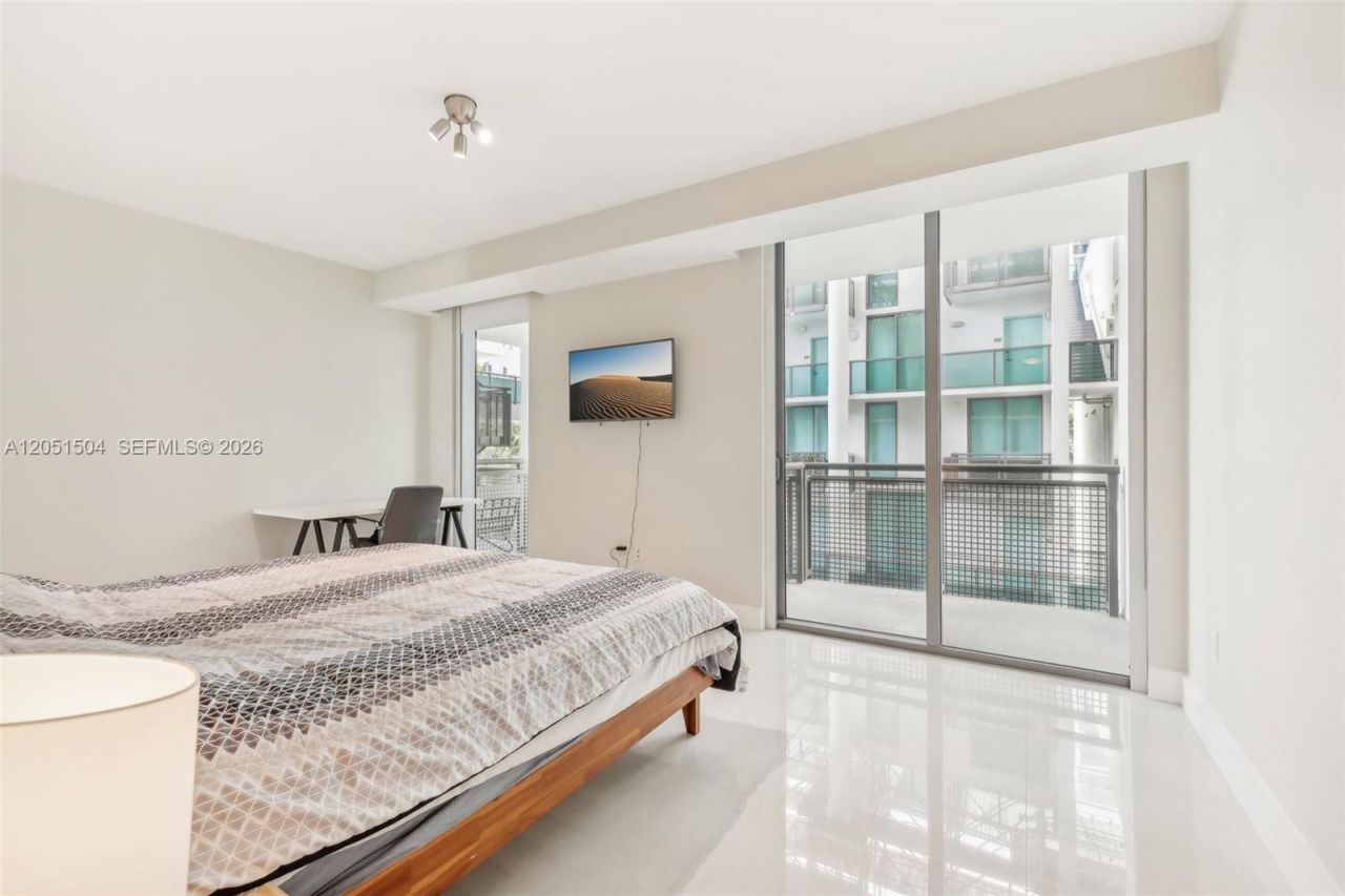 6000 Collins Ave , Unit 306, Miami Beach, FL 33140 Photo