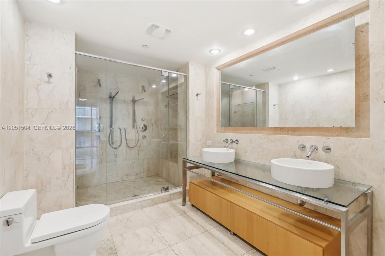 6000 Collins Ave , Unit 306, Miami Beach, FL 33140 Photo