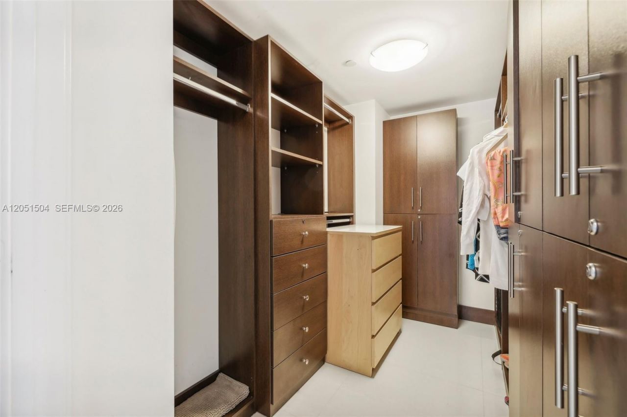 6000 Collins Ave , Unit 306, Miami Beach, FL 33140 Photo