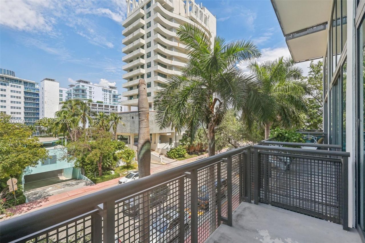 6000 Collins Ave , Unit 306, Miami Beach, FL 33140 Photo