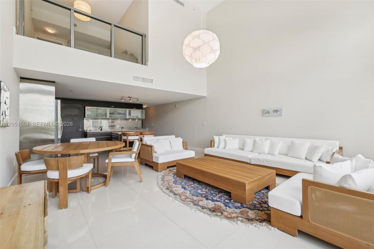 6000 Collins Ave , Unit 306, Miami Beach, FL 33140 Photo