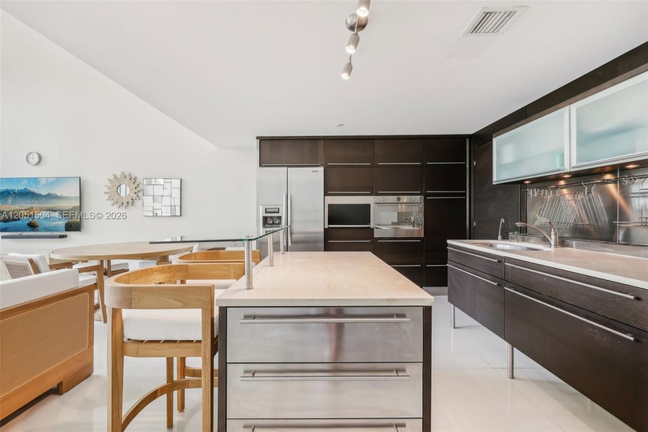 6000 Collins Ave , Unit 306, Miami Beach, FL 33140 Photo