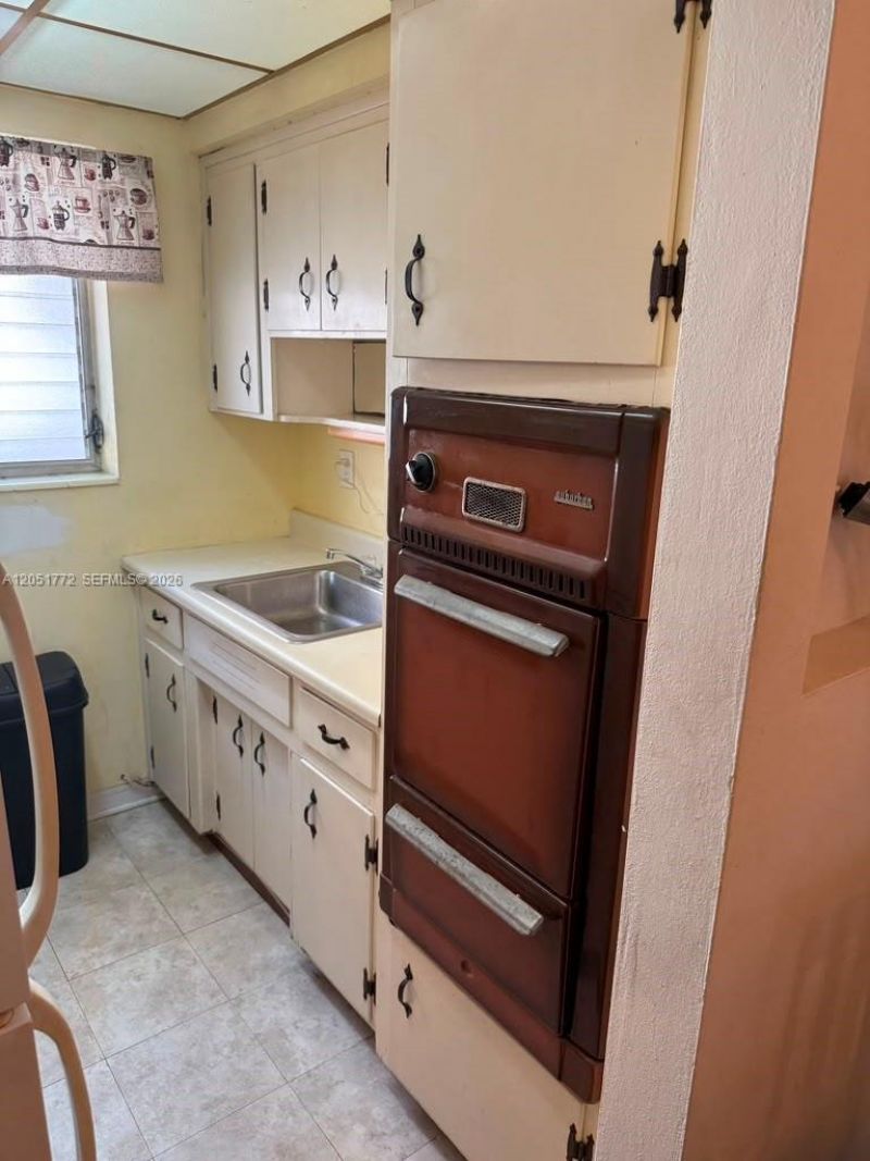 8132 Harding Ave, Unit 9, Miami Beach, FL 33141 Photo