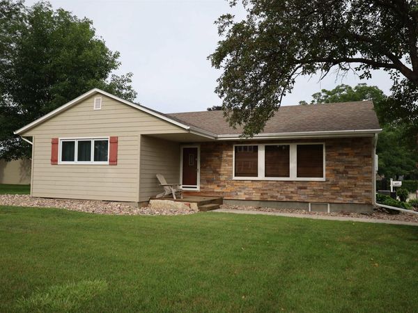 607 S Union Street, Rock Rapids, IA 51246