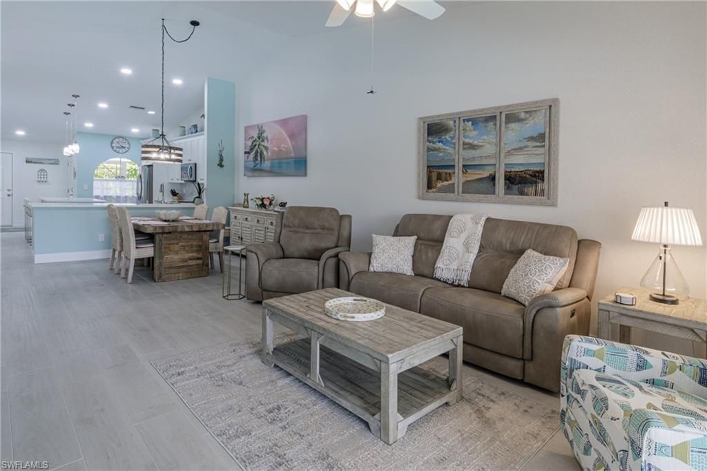 8654 Mustang Dr, Unit 8, Naples, FL 34113 Photo
