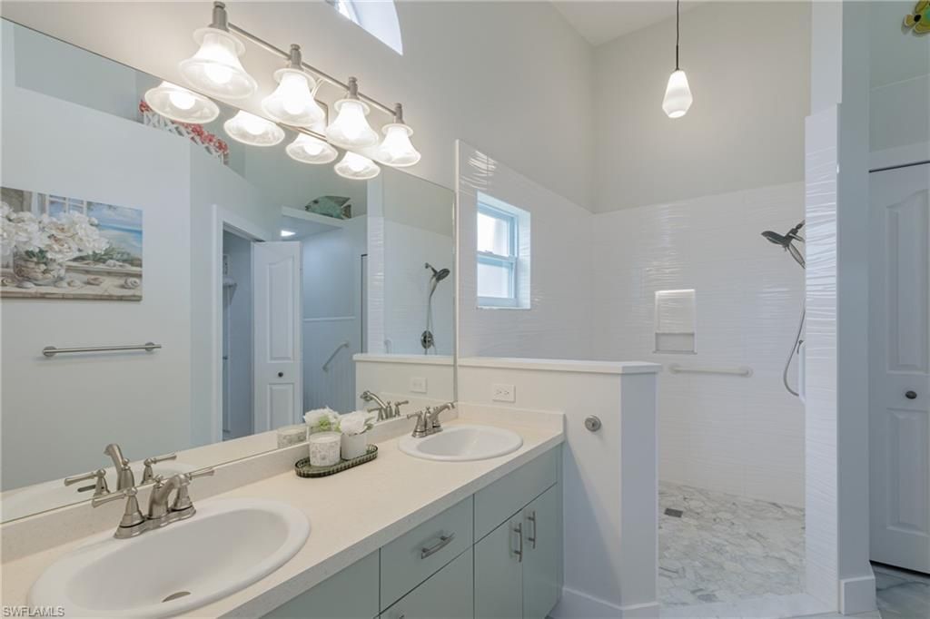 8654 Mustang Dr, Unit 8, Naples, FL 34113 Photo
