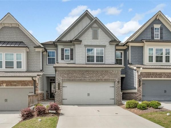 649 Isom Walk , Suwanee, GA 30024