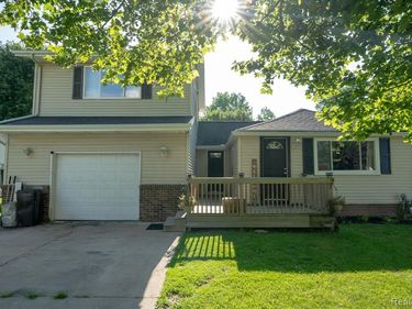 108 Carolina Avenue, Marysville, MI 48040