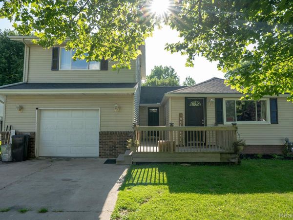 108 Carolina Avenue, Marysville, Mi 48040