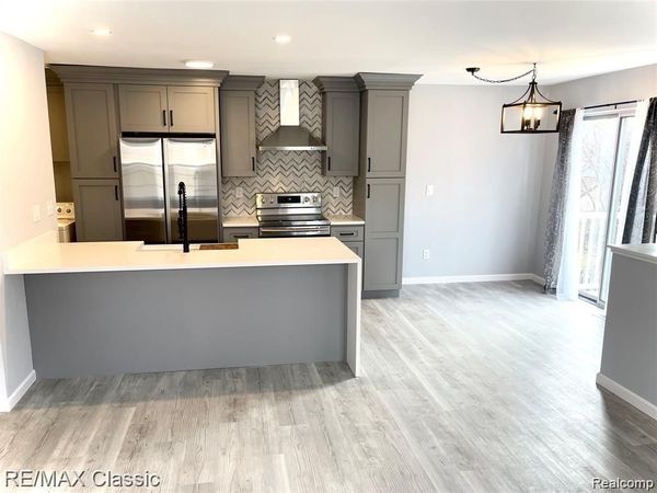 337 Neptune Drive, Walled Lake, MI 48390