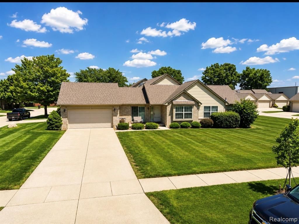 37750 Chase Run Drive, Sterling Heights, MI 48310 Main Photo