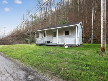 179 Big Card Road, Mouthcard, KY 41548