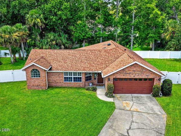 2 Queen Ann Court, Ormond Beach, FL 32174