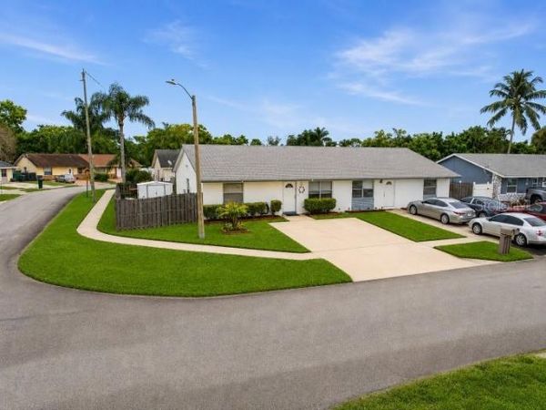 4908 PIMLICO COURT , WEST PALM BEACH, FL 33415