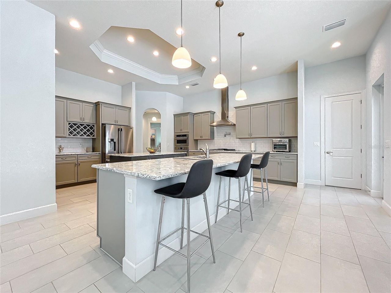 20404 Wolf Springs Court, Clermont, FL 34715 Photo
