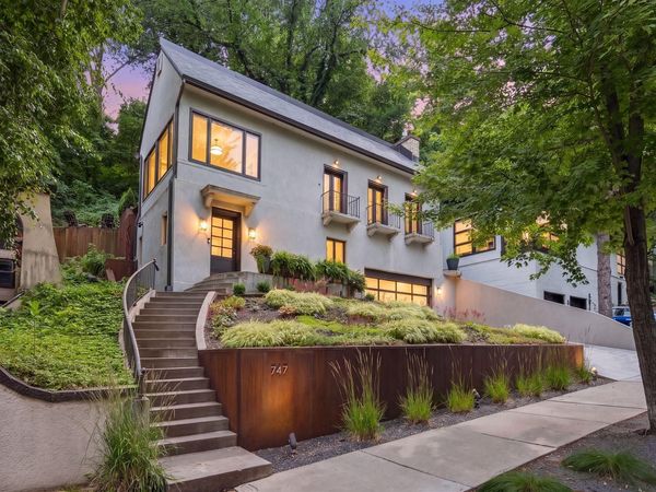 747 Kenwood Parkway, Minneapolis, MN 55403