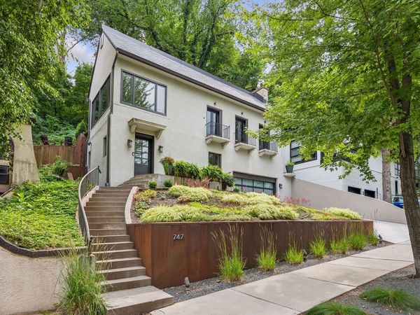 747 Kenwood Parkway, Minneapolis, MN 55403