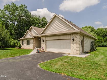 930 Robinhood Avenue Findlay, OH 45840