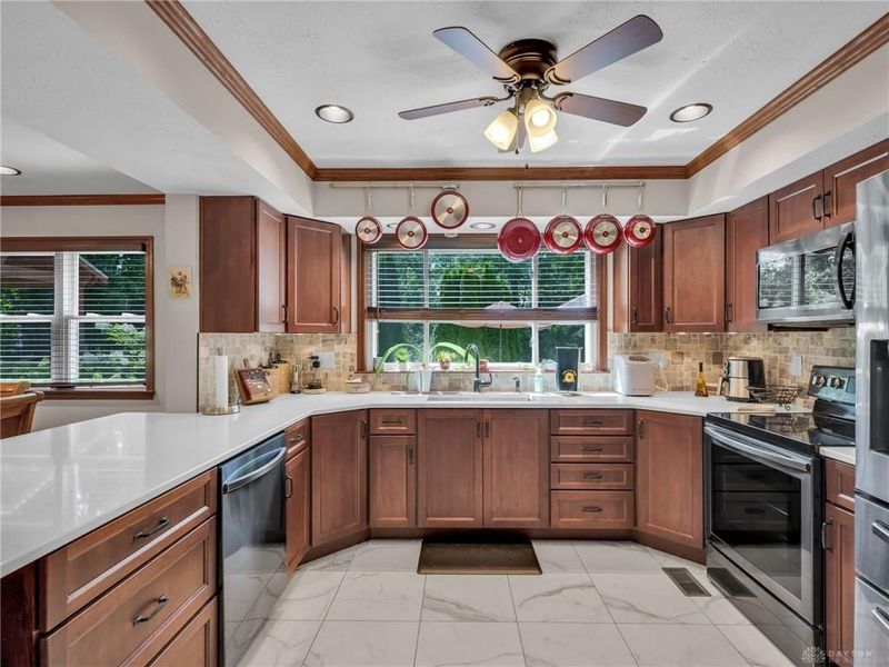 9320 Streamview Court, Washington Township, OH 45458 Photo 5