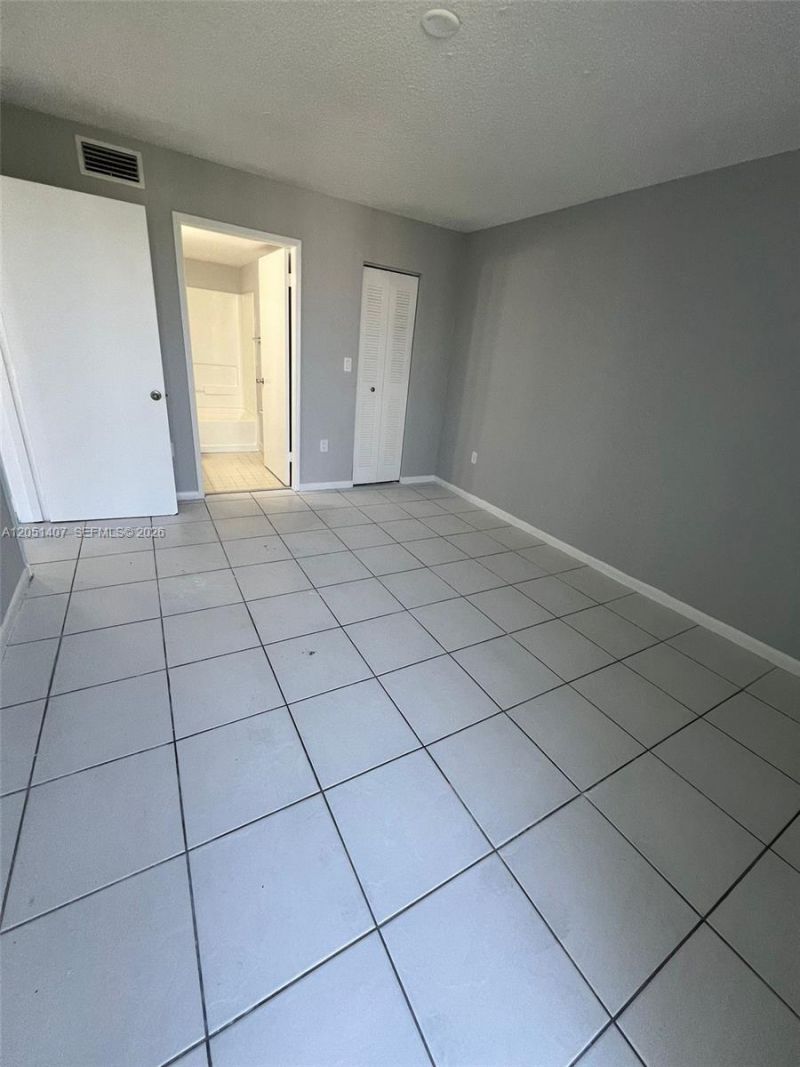 7035 NW 186th St , Unit D509, Hialeah, FL 33015 Photo