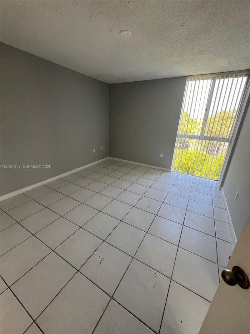 7035 NW 186th St , Unit D509, Hialeah, FL 33015 Photo