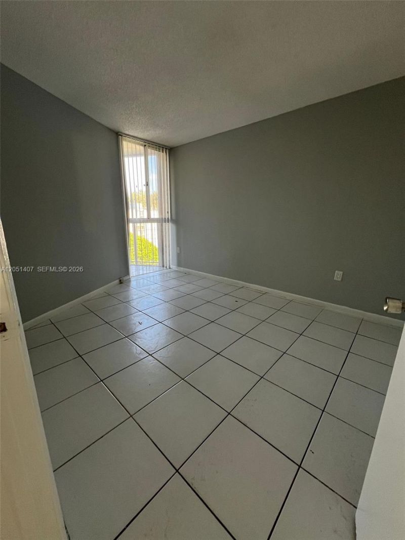 7035 NW 186th St , Unit D509, Hialeah, FL 33015 Photo