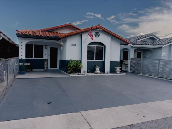 2884 W 75th St , Hialeah, FL 33018
