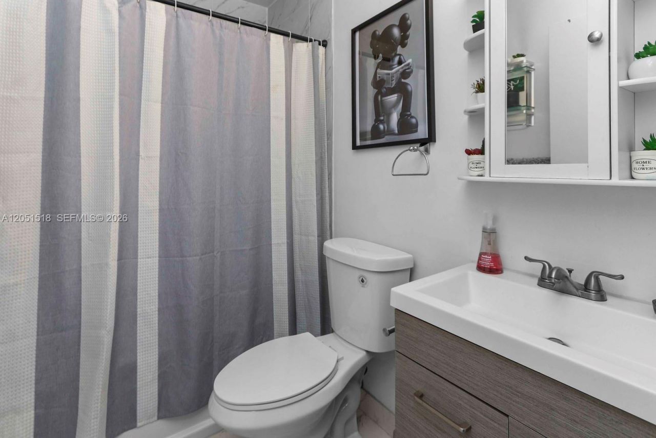 2884 W 75th St , Hialeah, FL 33018 Photo