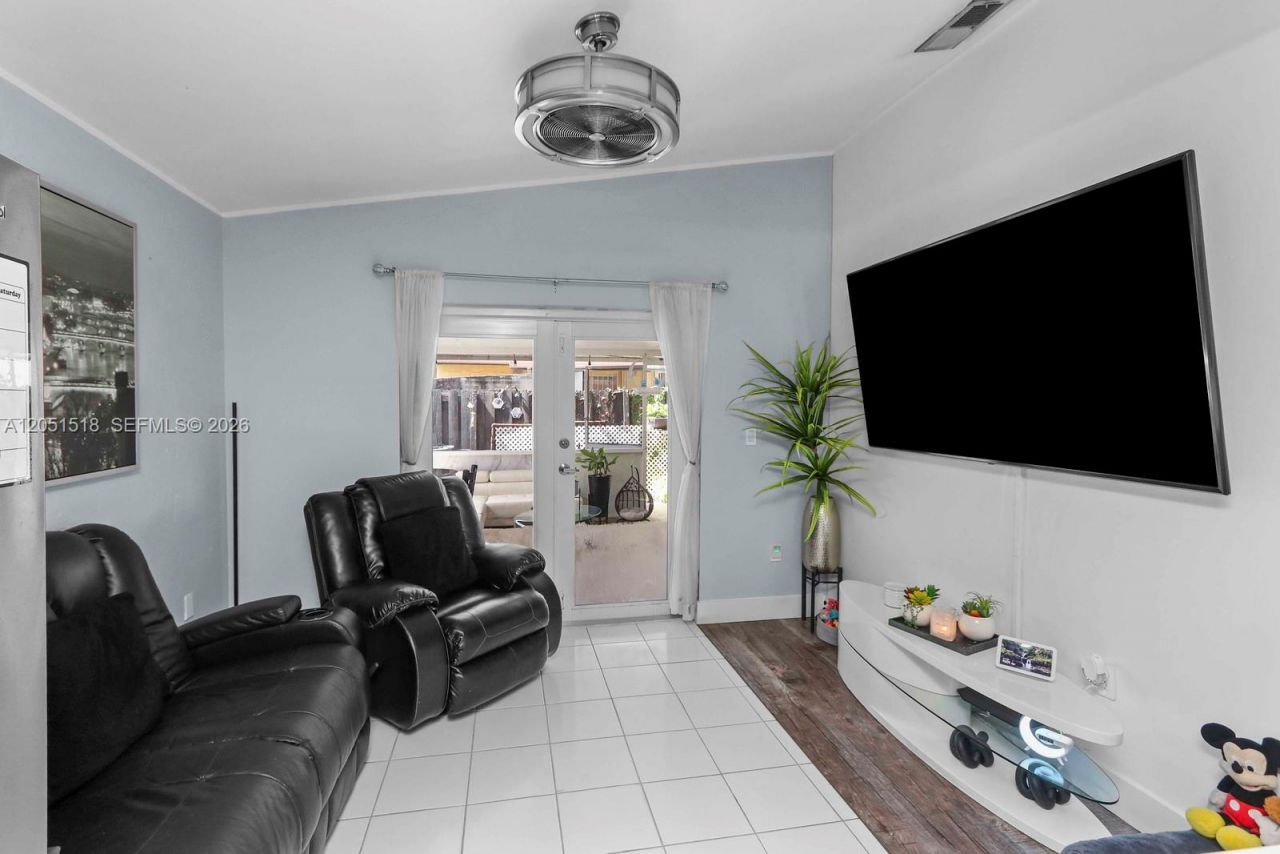2884 W 75th St , Hialeah, FL 33018 Photo