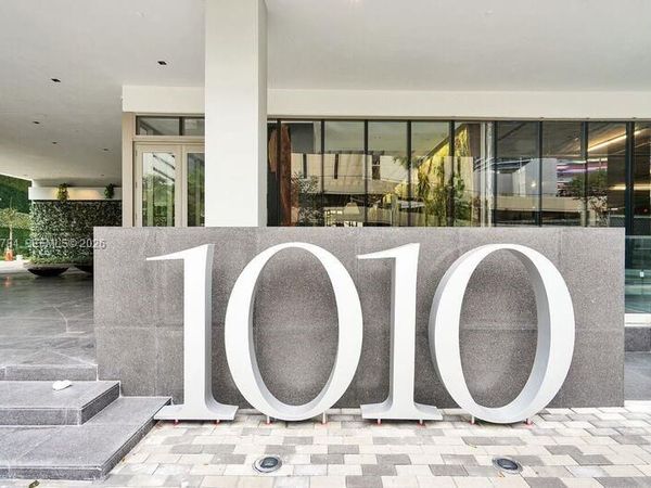 1010 Brickell Ave, Unit 1403, Miami, FL 33131