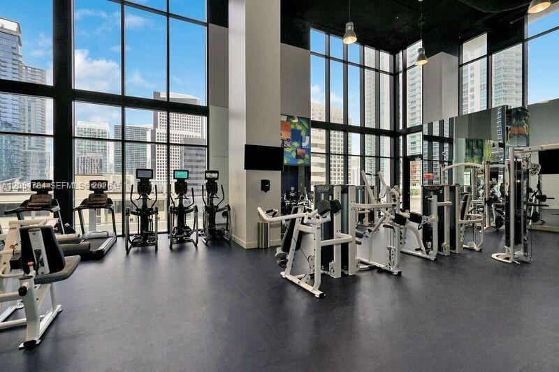 1010 Brickell Ave, Unit 1403, Miami, FL 33131 Photo