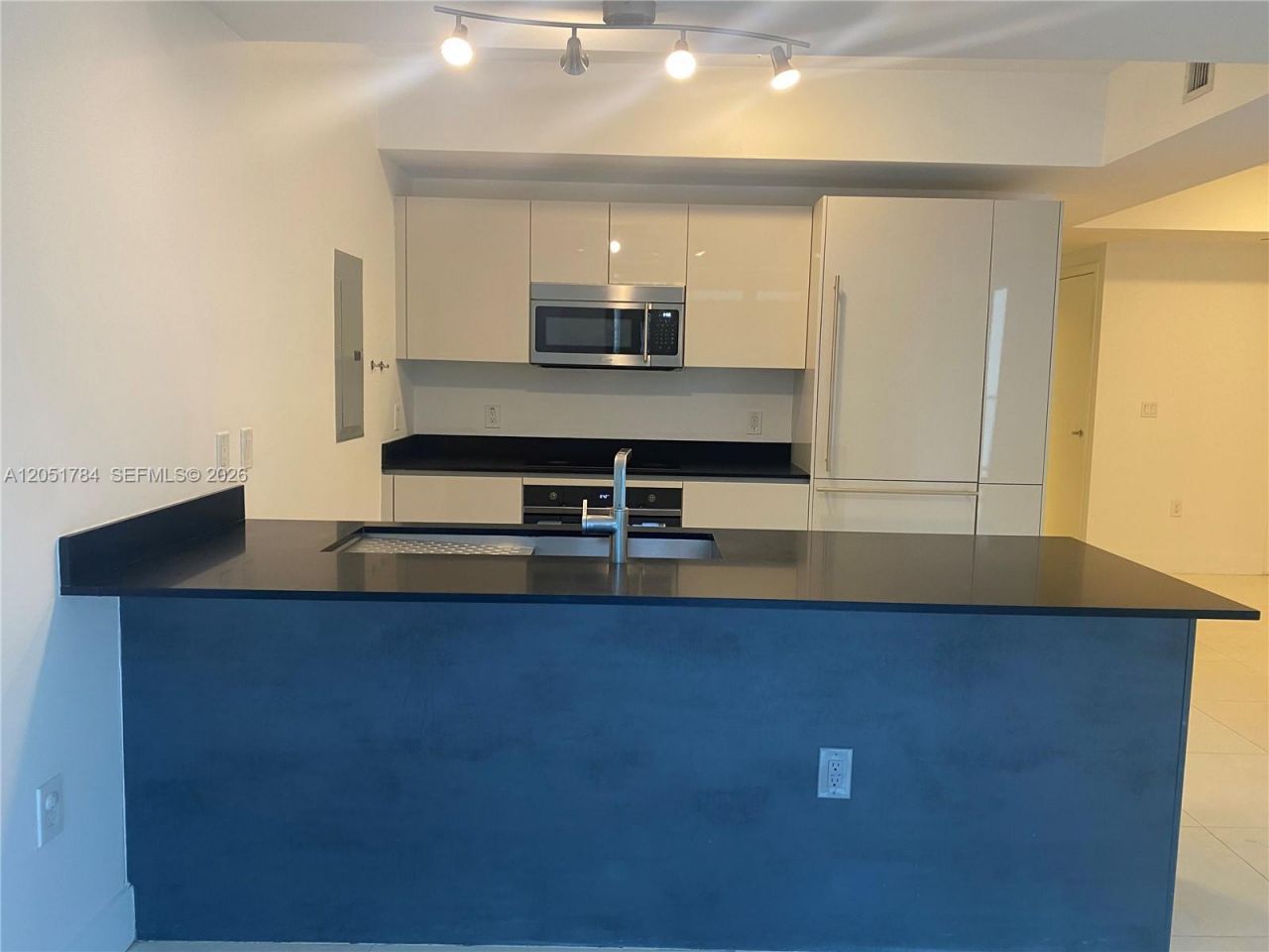 1010 Brickell Ave, Unit 1403, Miami, FL 33131 Photo