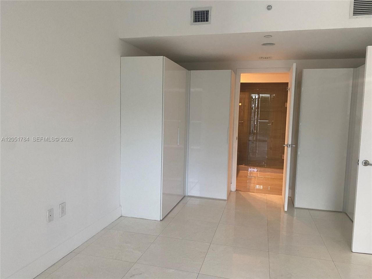1010 Brickell Ave, Unit 1403, Miami, FL 33131 Photo