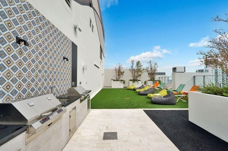 1010 Brickell Ave, Unit 1403, Miami, FL 33131 Photo