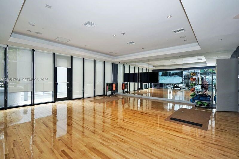 1010 Brickell Ave, Unit 1403, Miami, FL 33131 Photo