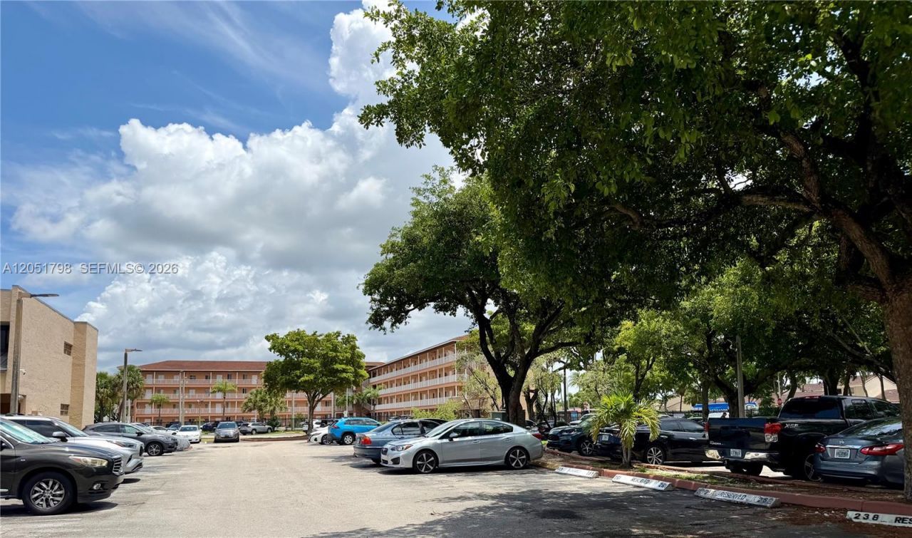 17000 NW 67th Ave, Unit 130, Hialeah, FL 33015 Photo