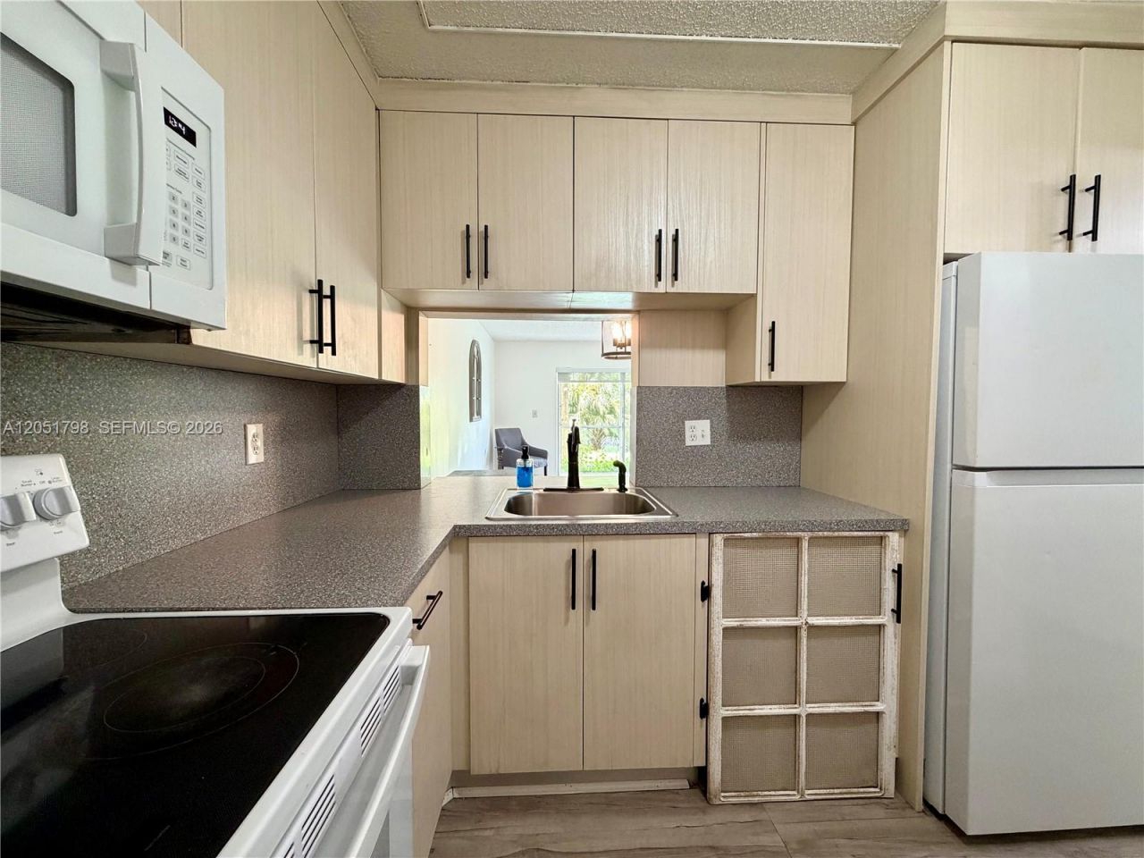 17000 NW 67th Ave, Unit 130, Hialeah, FL 33015 Photo