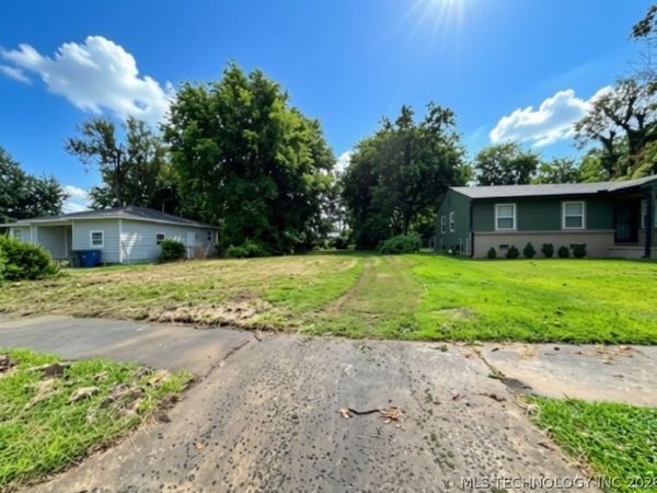 1828 E Young Street N, Tulsa, OK 74110