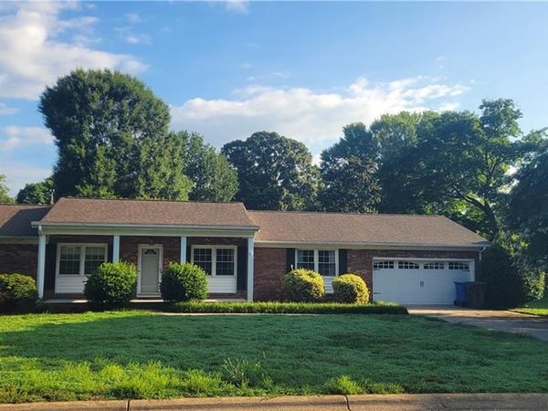 212 Vandyke Street, Kernersville, NC 27284