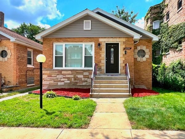 8228 S Loomis Boulevard , Chicago, IL 60620