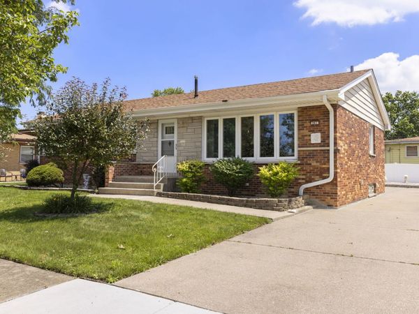 261 S Mayfair Place , Chicago Heights, IL 60411