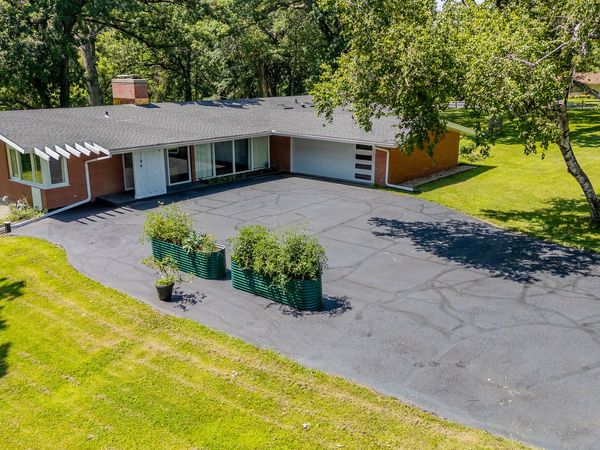17519 Hickory Hills Road , Sterling, IL 61081