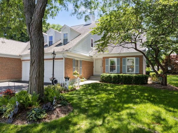 809 Willow Hills Lane , Prospect Heights, IL 60070